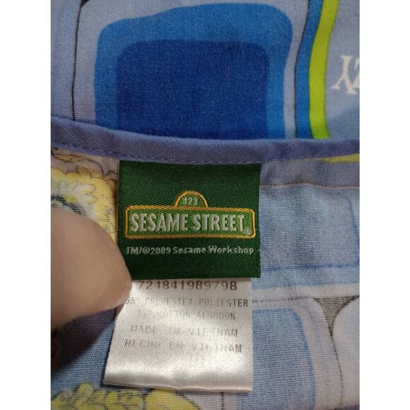 Sesame Street Scrub Top Ladies Small Blue‎ Elmo Pediatric - Picture 5 of 7